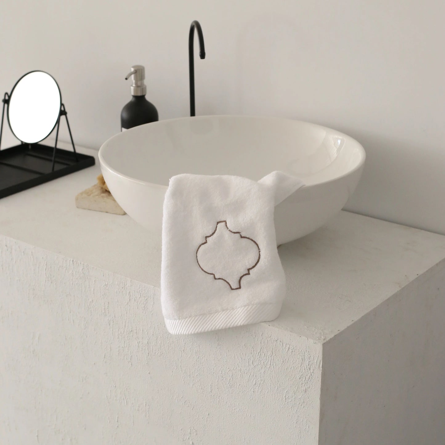 Serviette à main brodée Catena Doré